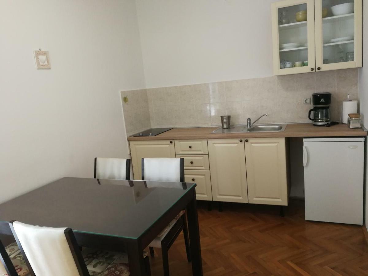 Apartment Violeta 1 Funtana Εξωτερικό φωτογραφία