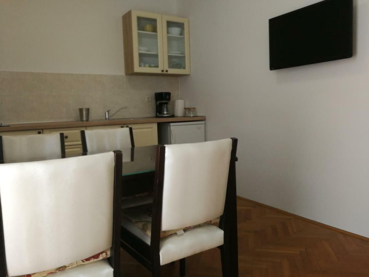 Apartment Violeta 1 Funtana Εξωτερικό φωτογραφία